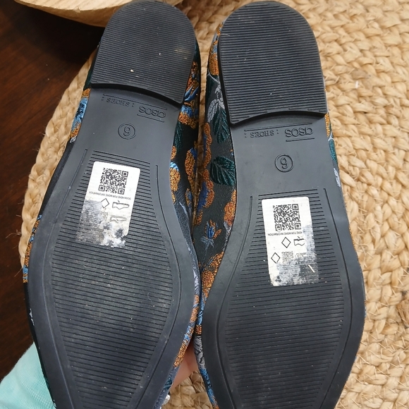 ASOS DESIGN Embellished Floral Pointed Toe Flats Artsy Business Casual Event - Picture 8 of 8